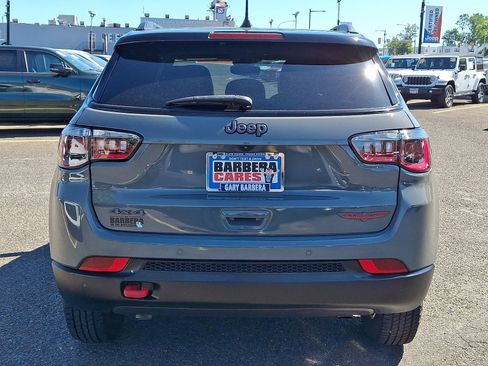 Used 2023 Jeep Compass Trailhawk w/ Sun and Sound Group AWD/4WD image 5