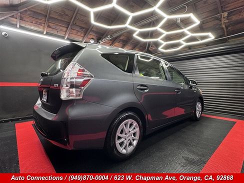 Used 2013 Toyota Prius V Two image 3