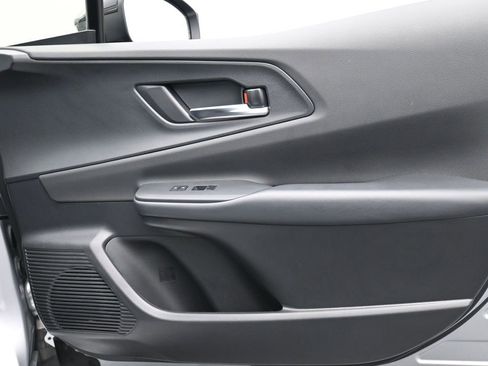 Used 2025 Toyota Prius Plug-In Hybrid image 24