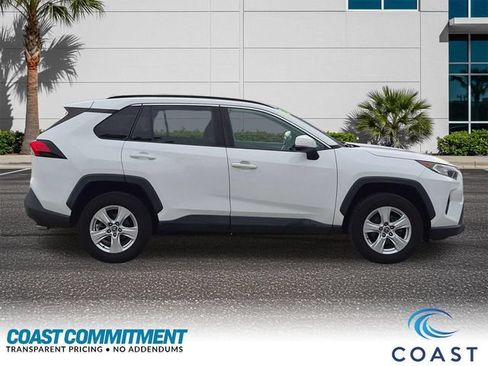 Used 2021 Toyota RAV4 XLE w/ XLE Grade Weather Package AWD/4WD image 5