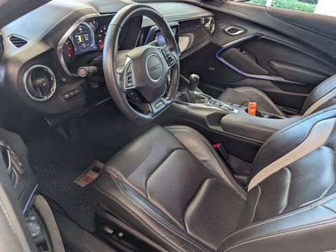 Certified 2021 Chevrolet Camaro LT RWD image 7