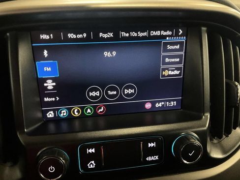 Used 2022 Chevrolet Colorado Z71 AWD/4WD image 18