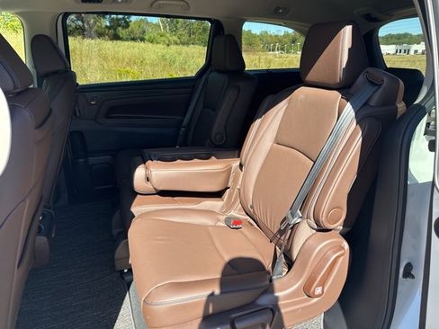 New 2026 Honda Odyssey Touring image 13