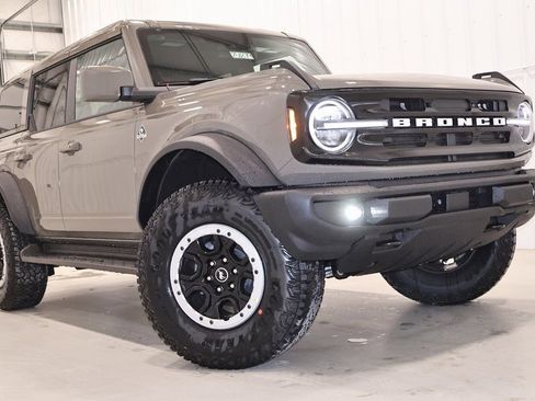 New 2025 Ford Bronco Outer Banks w/ Sasquatch Package image 30