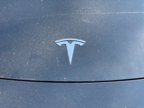 Used 2022 Tesla Model Y Performance AWD/4WD image 16