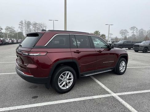 Used 2025 Jeep Grand Cherokee Laredo X image 3