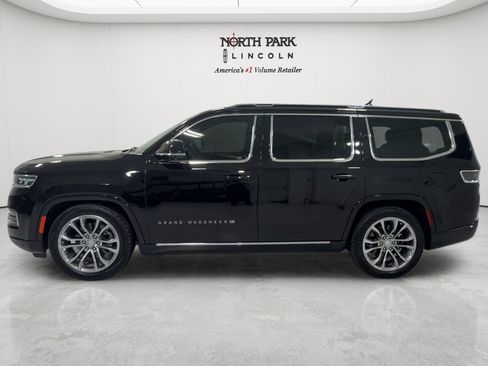 Used 2023 Jeep Grand Wagoneer Series II AWD/4WD image 2