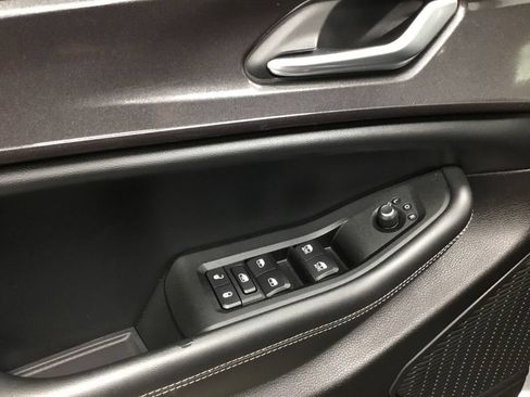 Used 2023 Jeep Grand Cherokee Laredo w/ Luxury Tech Group I AWD/4WD image 8