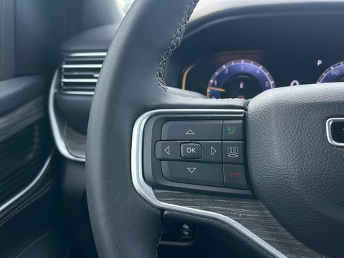 Used 2024 Jeep Wagoneer L Series III w/ Flexible Seating Group image 11