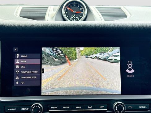 Used 2021 Porsche Macan S image 15