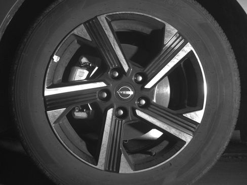 Used 2025 Nissan Sentra SV FWD image 12