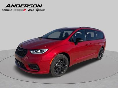New 2026 Chrysler Pacifica Select w/ S Appearance Package
