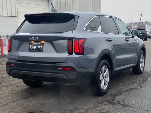 Used 2023 Kia Sorento LX image 7
