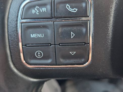 Used 2017 Jeep Wrangler Unlimited Sahara w/ Connectivity Group image 18