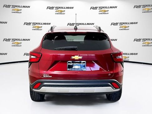 Used 2025 Chevrolet Trax LT image 6