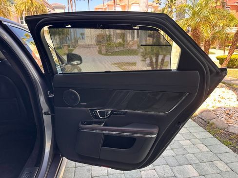 Used 2014 Jaguar XJ R LWB RWD image 81