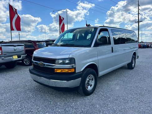 Used 2020 Chevrolet Express 3500 LT w/ LT Preferred Equipment Group RWD image 19