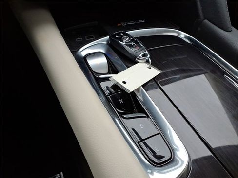 Certified 2023 Buick Enclave Essence w/ Experience Buick Package image 16