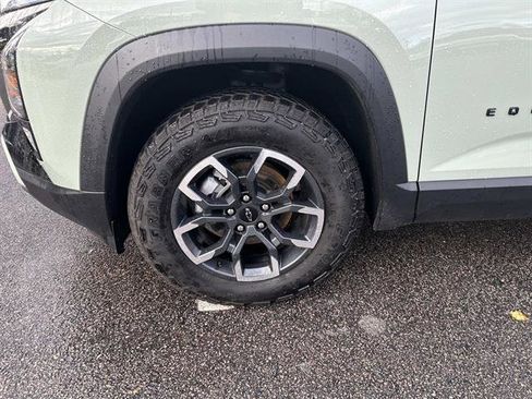 Used 2025 Chevrolet Equinox ACTIV w/ Safety and Technology Package image 10