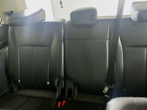 Used 2024 Ford Expedition XLT image 29