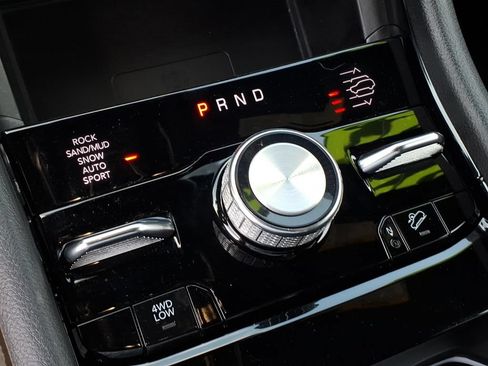 Used 2022 Jeep Grand Cherokee Overland w/ Advanced Protech Group III AWD/4WD image 14
