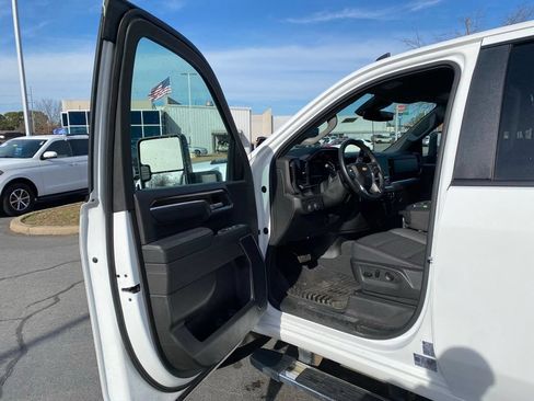 Used 2025 Chevrolet Silverado 2500 LT w/ Convenience Package AWD/4WD image 12