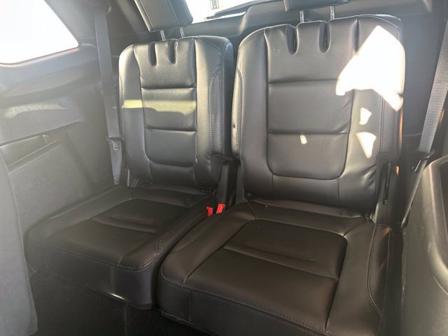 Used 2018 Ford Explorer XLT w/ XLT Appearance Package AWD/4WD image 28