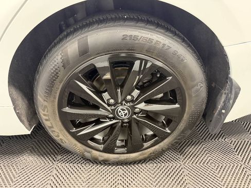 Used 2023 Toyota Camry SE FWD image 33
