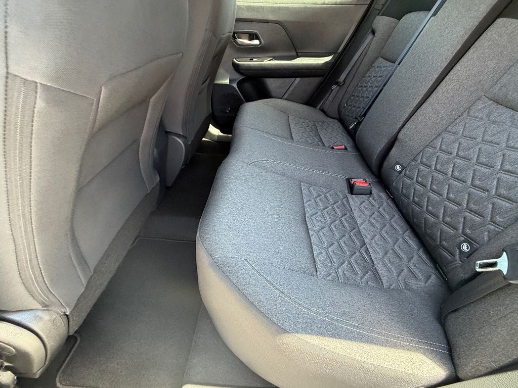 Used 2025 Nissan Kicks SV AWD/4WD image 13