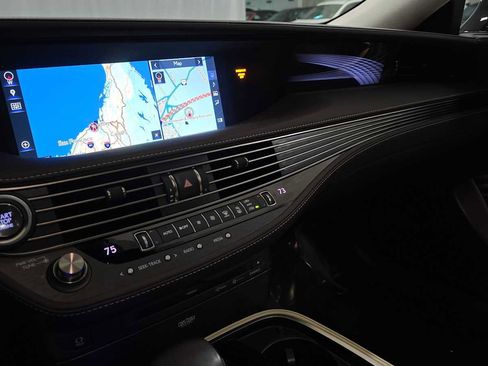 Used 2020 Lexus LS 500 AWD w/ Interior Upgrade Package image 32