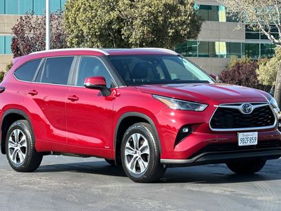 Used 2023 Toyota Highlander XLE