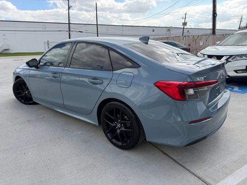 Used 2023 Honda Civic Sport image 4