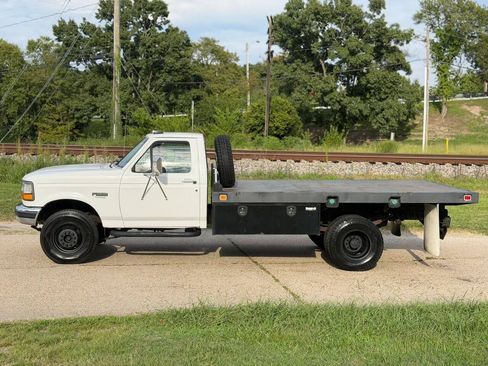 Used 1997 Ford F450 2WD Regular Cab Super Duty image 1