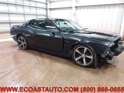 Used 2013 Dodge Challenger R/T image 1