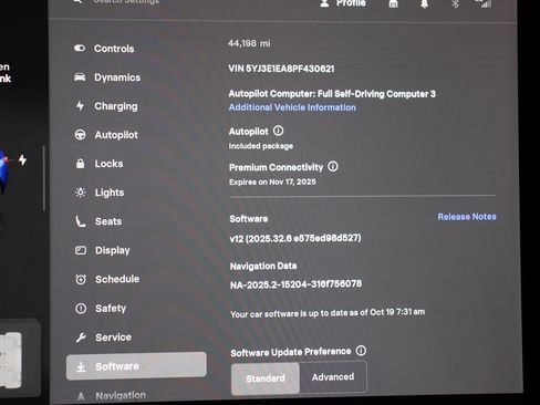 Used 2023 Tesla Model 3 Standard Range image 29