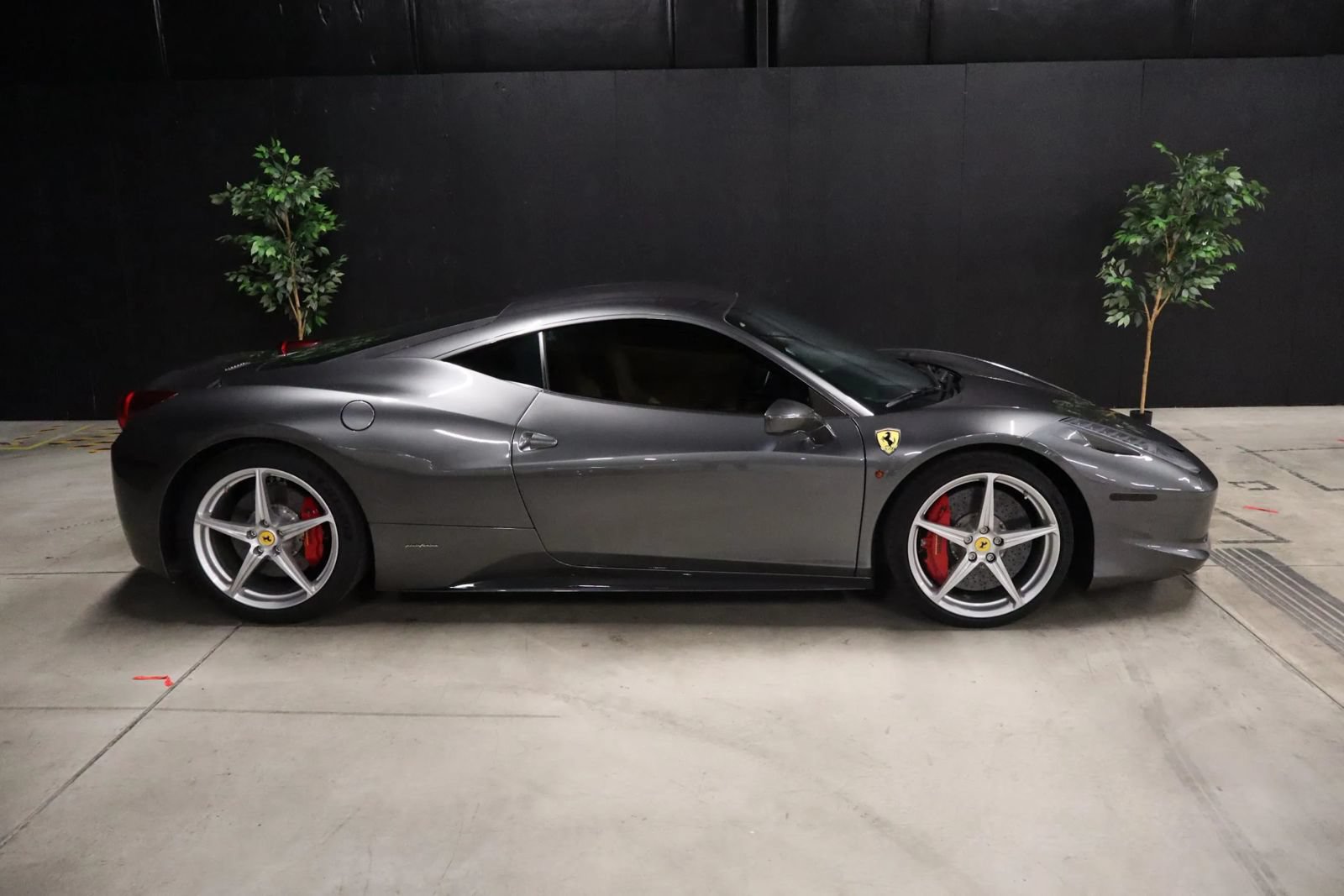 Used 2012 Ferrari 458 Italia Coupe RWD image 32