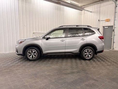 Used 2021 Subaru Forester Premium image 2