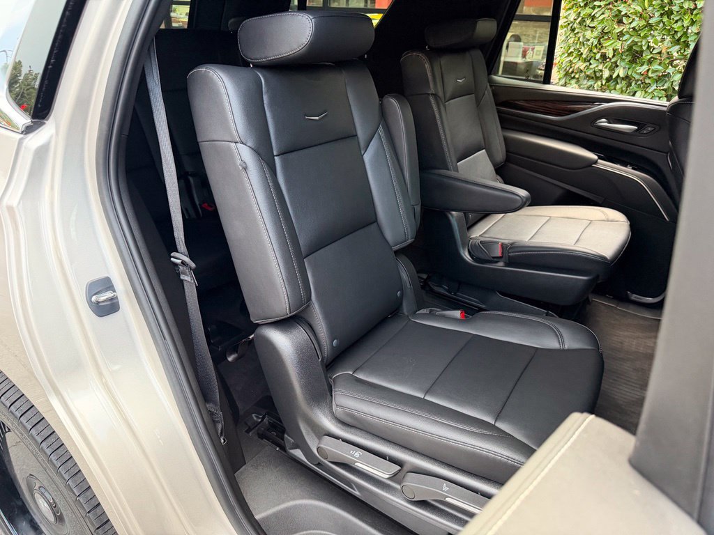 Used 2023 Cadillac Escalade Luxury RWD image 42