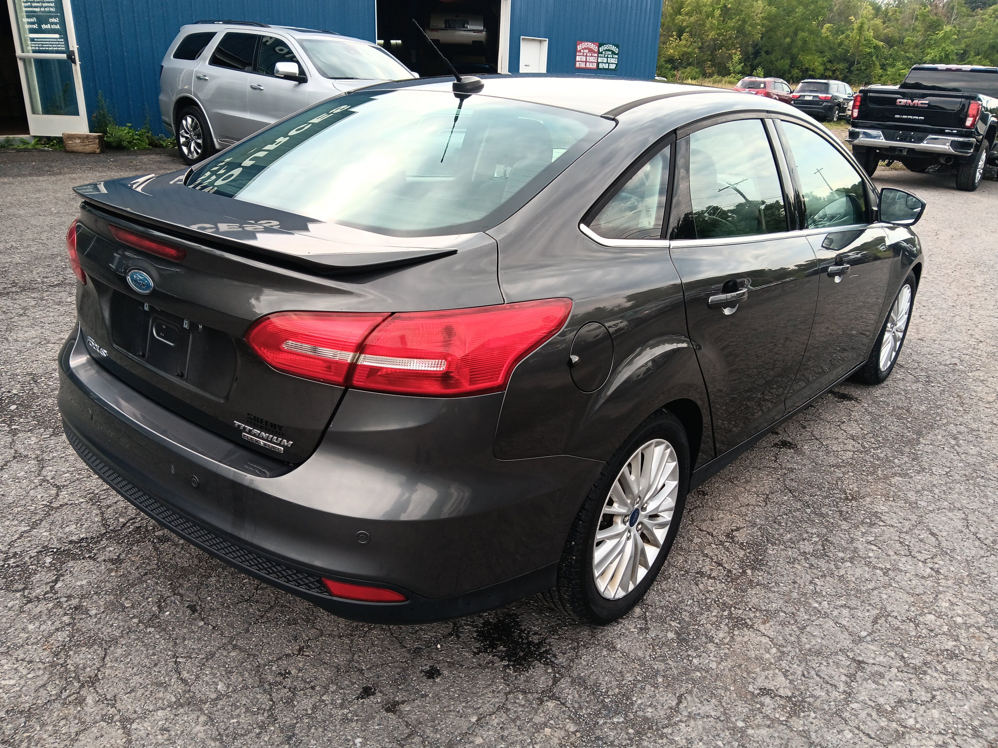 Used 2015 Ford Focus Titanium w/ Titanium Cold Weather Package FWD image 4