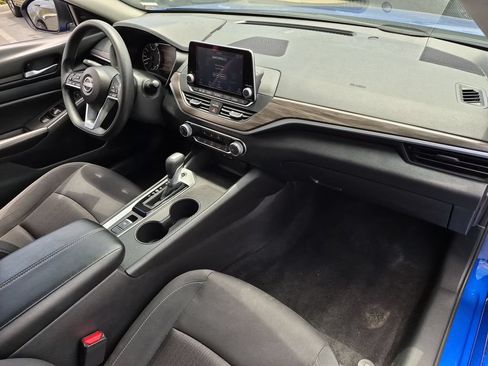 Used 2025 Nissan Altima 2.5 SV AWD/4WD image 32