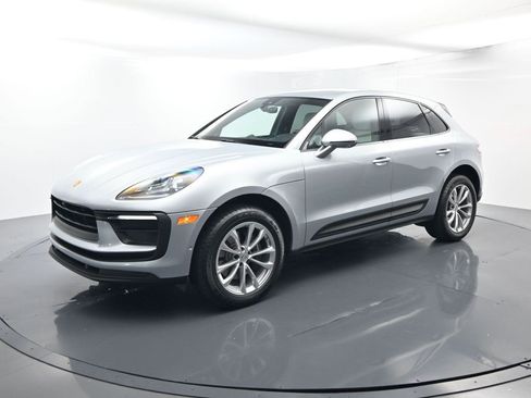 Used 2022 Porsche Macan image 1