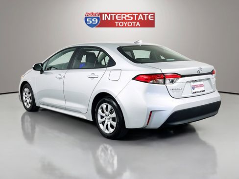 Certified 2025 Toyota Corolla LE FWD image 5
