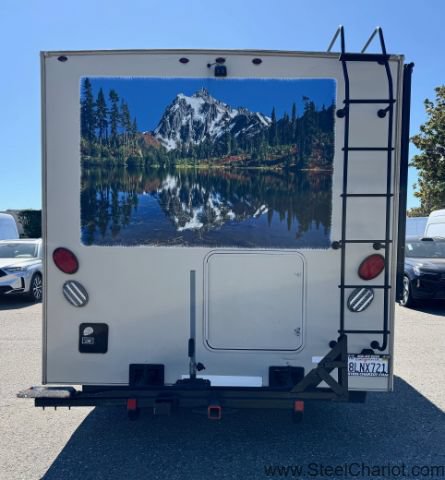 Used 2014 Ford E-350 and Econoline 350 Super Duty Wagon w/ Motorhome Prep Package RWD image 4
