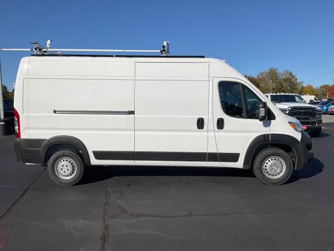 New 2025 RAM ProMaster 2500 w/ Convenience Group image 7