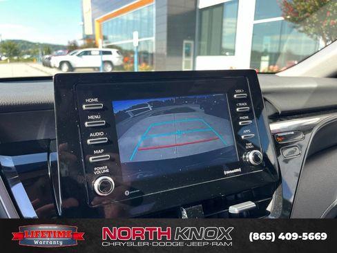 Used 2023 Toyota Camry SE FWD image 9