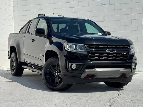 Used 2021 Chevrolet Colorado Z71 w/ Z71 Midnight Edition AWD/4WD image 2