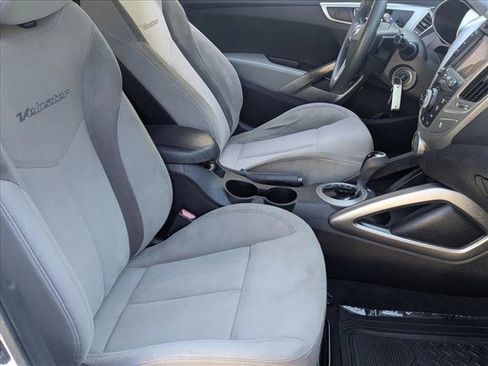 Used 2013 Hyundai Veloster w/Gray Int image 17