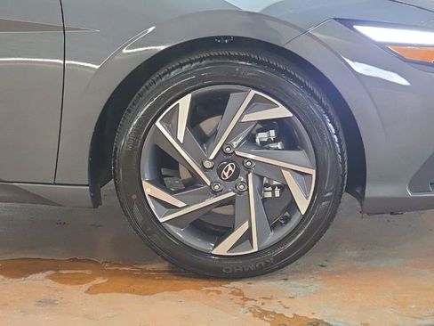 Certified 2025 Hyundai Elantra Sport image 7