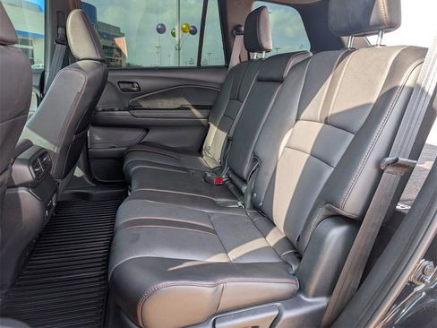 Certified 2025 Honda Passport TrailSport image 30