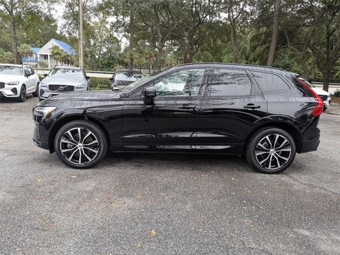 Used 2023 Volvo XC60 B5 Plus w/ Protection Package image 7